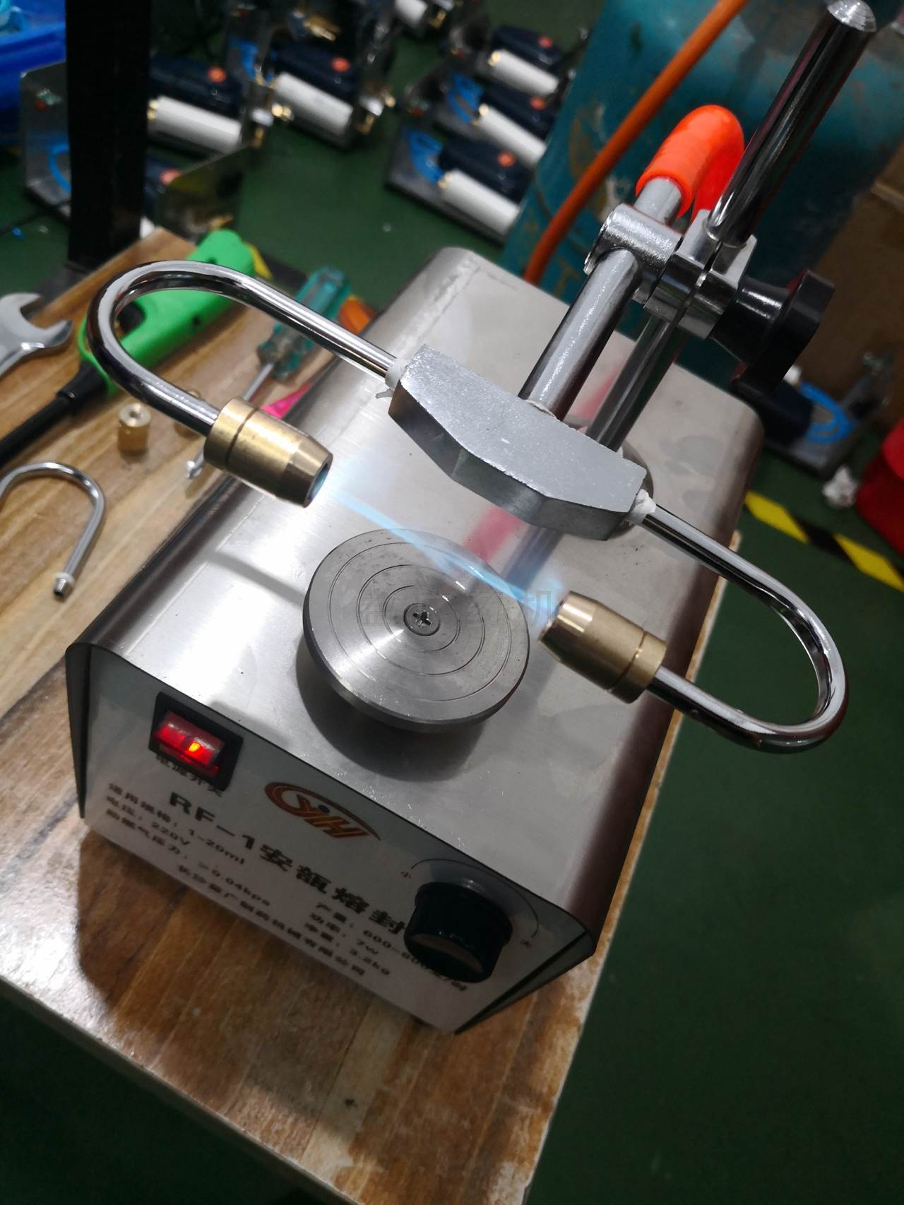 RF-1安瓿熔封機(jī)火焰狀態(tài) RF-1安瓿熔封機(jī)火焰狀態(tài)